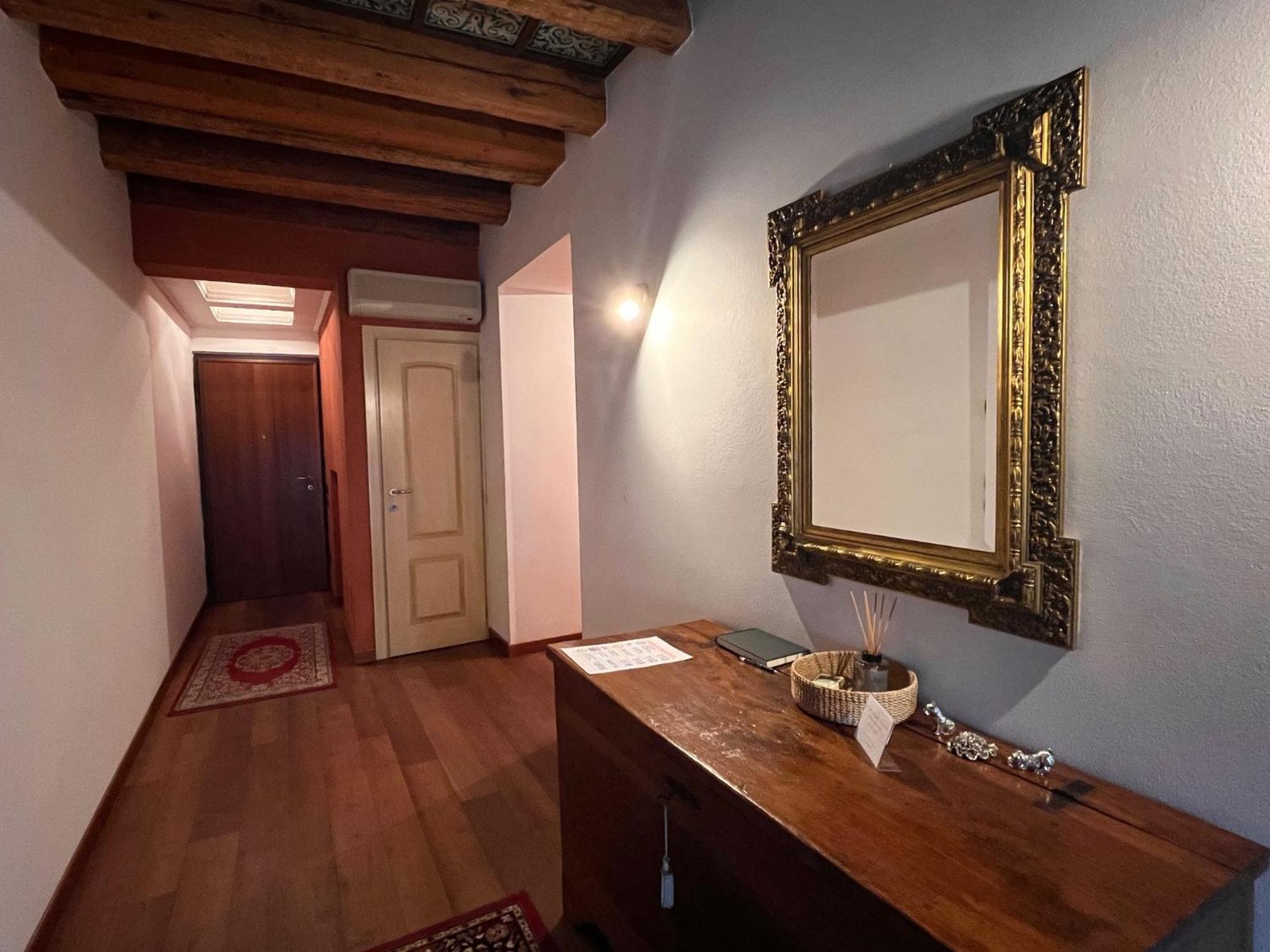 Piazza Erbe Apartment