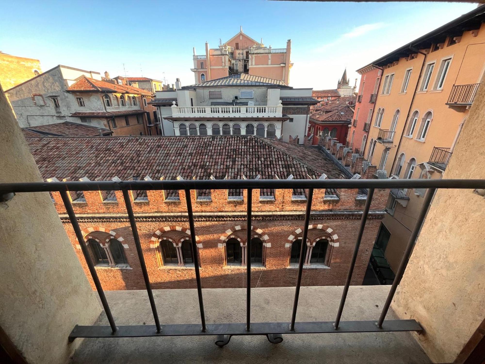 Piazza Erbe Apartment
