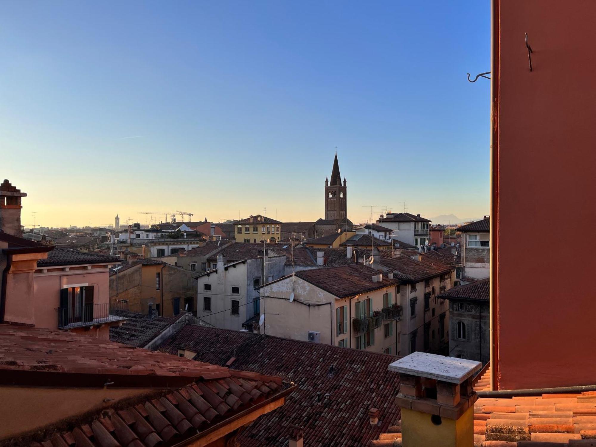 Piazza Erbe Apartment